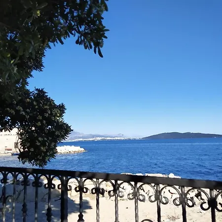 Mornar * Kastela